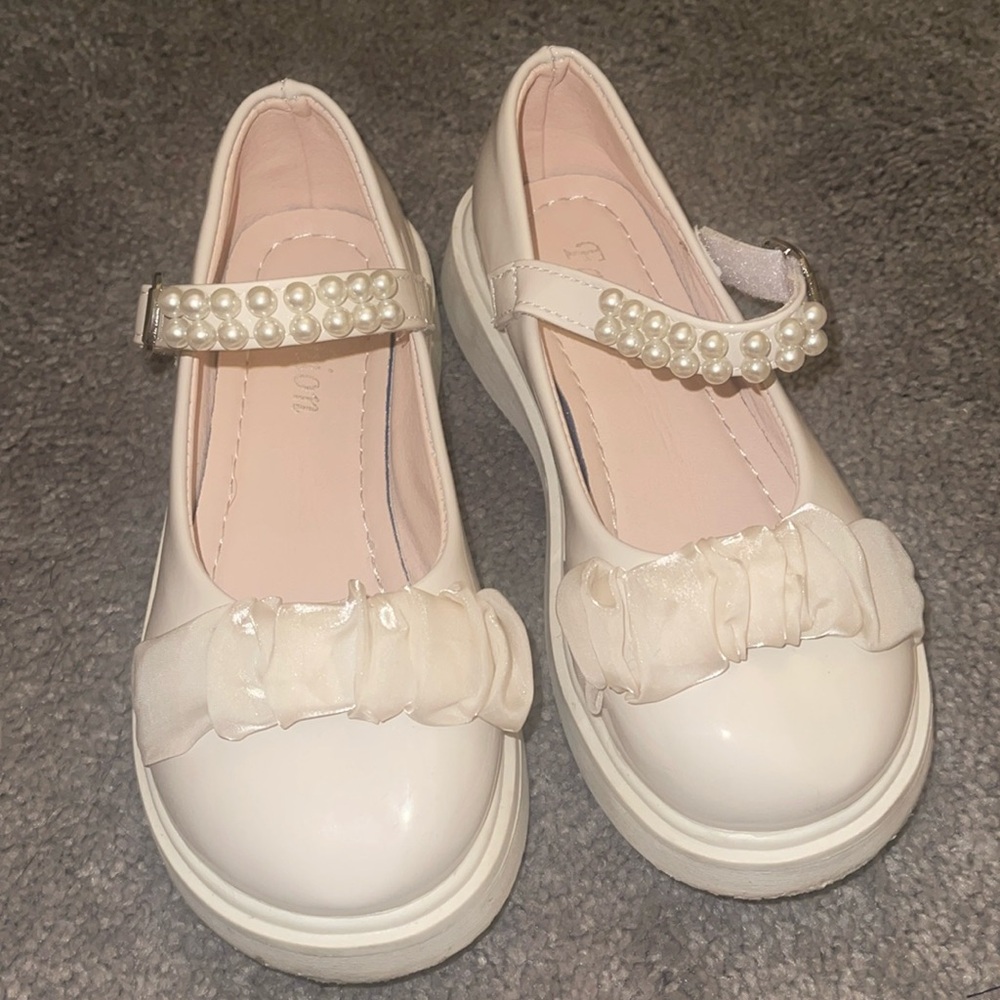 Little girls shoes